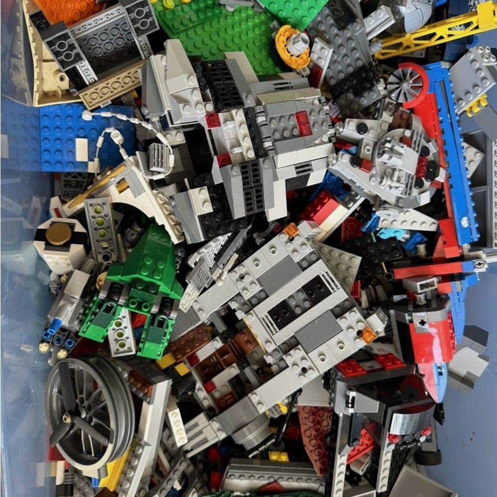 Lego 4 Lbs of random mixed Bulk Legos Gift - Picture 2 of 5